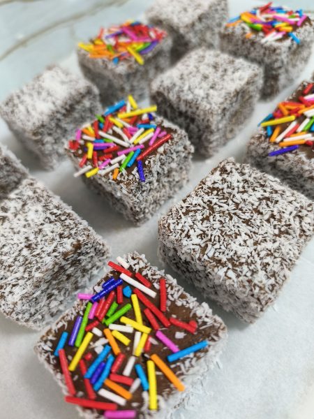 כדורי שוקולד קצת אחרת 😘_מתכון של אסתי זוהר מטבח אותנטי – מאסטר מתכונים