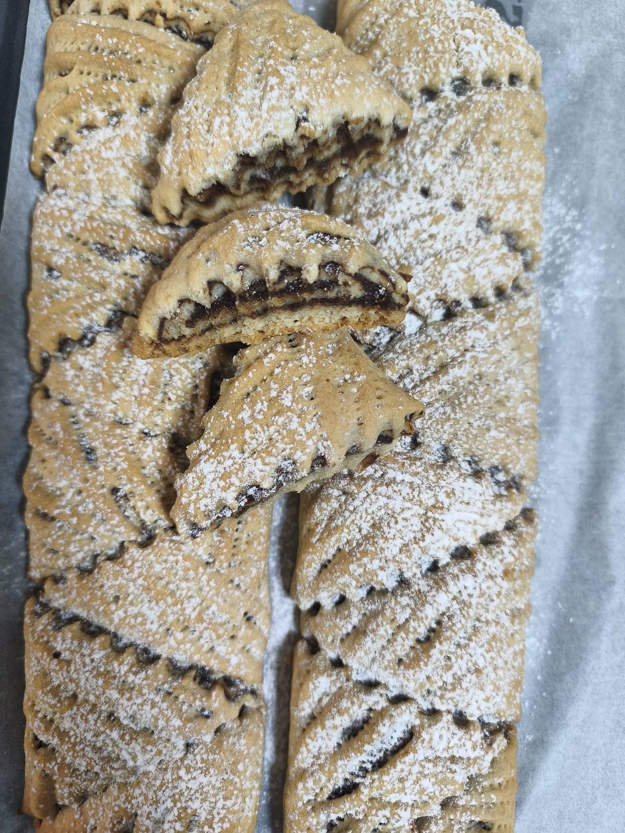 מגולגלות מעמול במילוי תמרים וקינמון_מתכון של אסתי זוהר מטבח אותנטי – מאסטר מתכונים👇