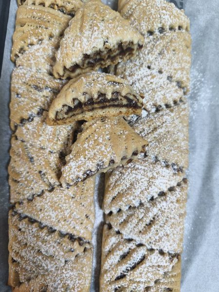 מגולגלות מעמול במילוי תמרים וקינמון_מתכון של אסתי זוהר מטבח אותנטי – מאסטר מתכונים👇