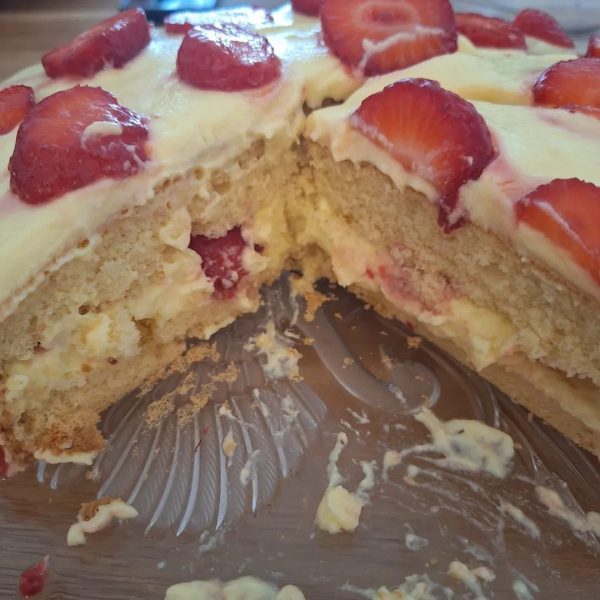 עוגת תותים שנעלמת ברגע😋_מתכון של ברכה זולינג – מאסטר מתכונים👇