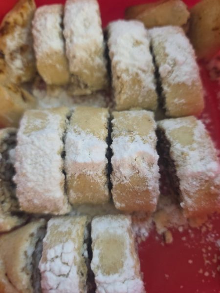 רולדות מגולגלות בתמרים ובאגוזים בשיבריי שקדים וגם בפיסטוקים_מתכון של גלית נחמן מטבח אותנטי – מאסטר מתכונים