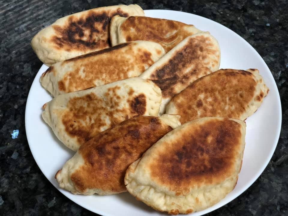 סמבוסק במילוי חומוס פיקנטי