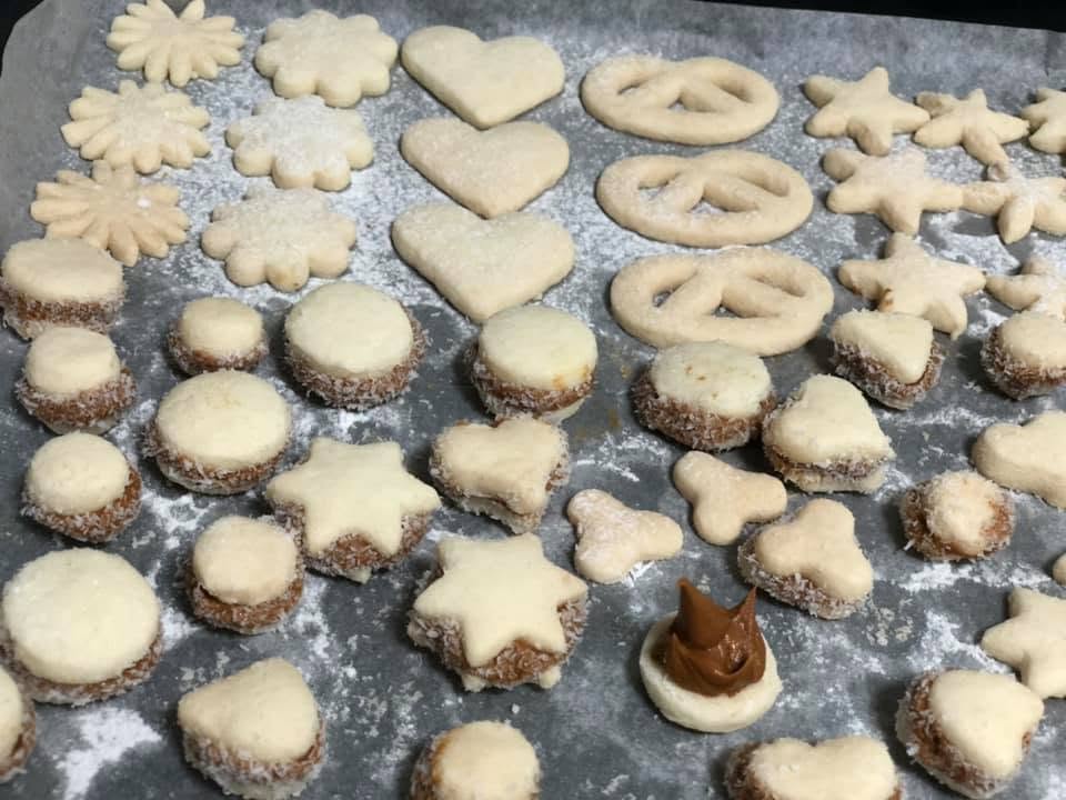 עוגיות אלפחורס פרווה (סנדוויץ׳ לוטוס)_מתכון של ליאת קאדר