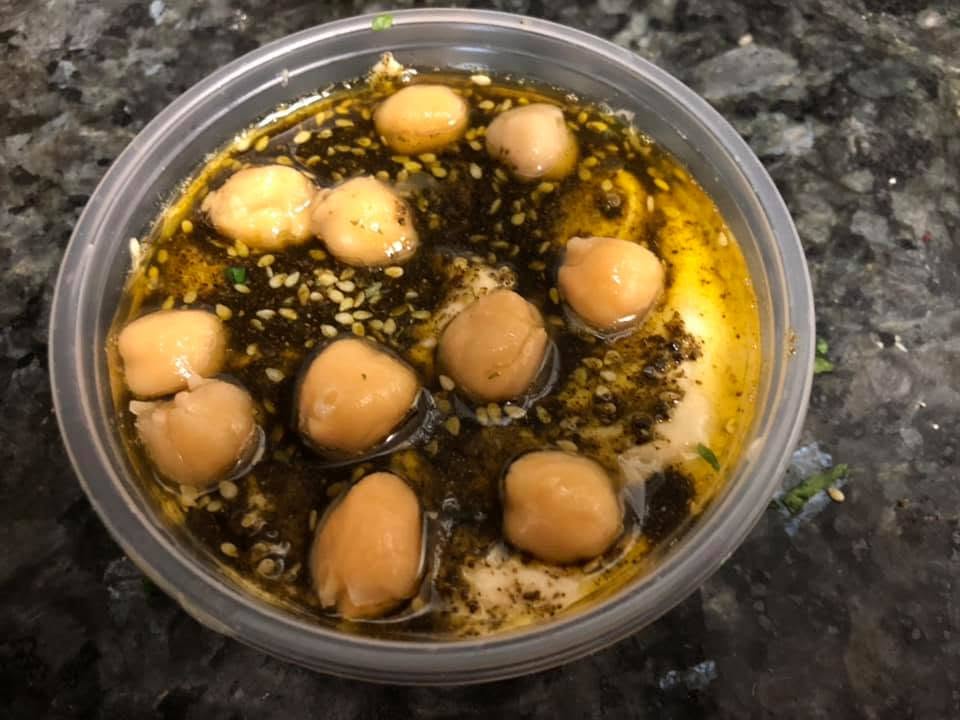 חומוס ביתי עם תוספות
