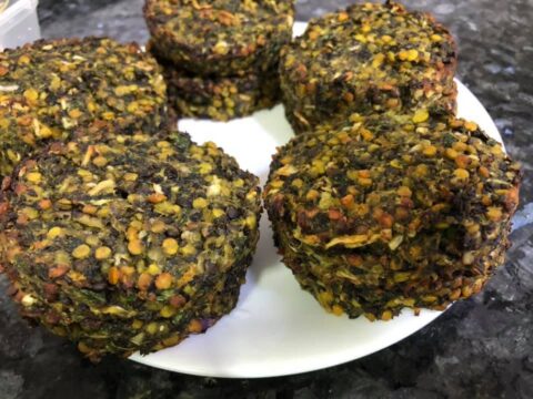 בורגר עדשים שחורות (טבעוני)_מתכון של ליאת קאדר