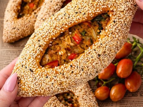 מאפה סירות "חג'יפורי" ממולא טונה_מתכון של ורד צ'אפו