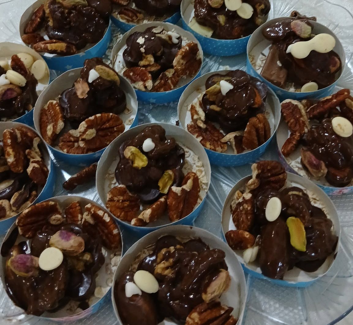 כתרי שוקולד מריר ופיצוחים קלויים_מתכון של ג'וליאנה חכמון רומני